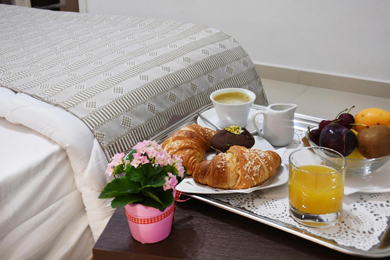 Hotel Xenia 3*