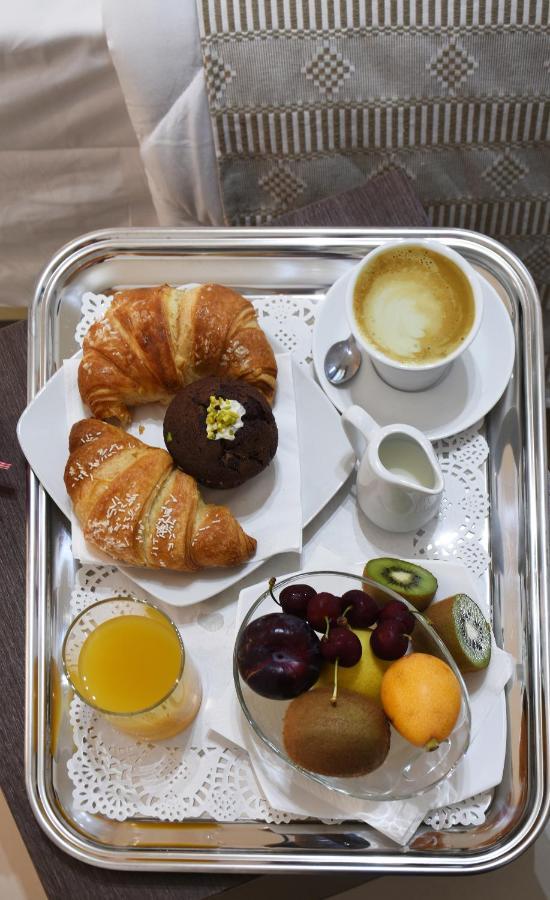 Xenia Hotel 3*