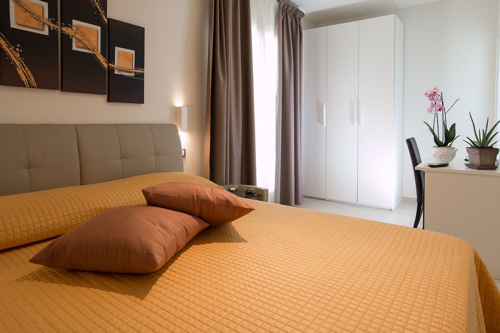 Hotel Xenia 3*